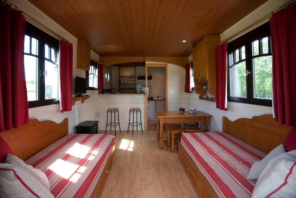 Maison d'hôtes Domaine Des Grandes Cotes à Target Chambre photo